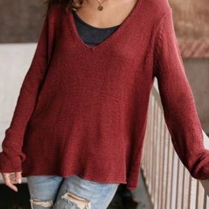 Wooden Ships m/l maroon V-neck lightweight sweater